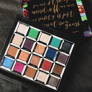 Urban Decay Alice in Wonderland Eyeshadow Palette